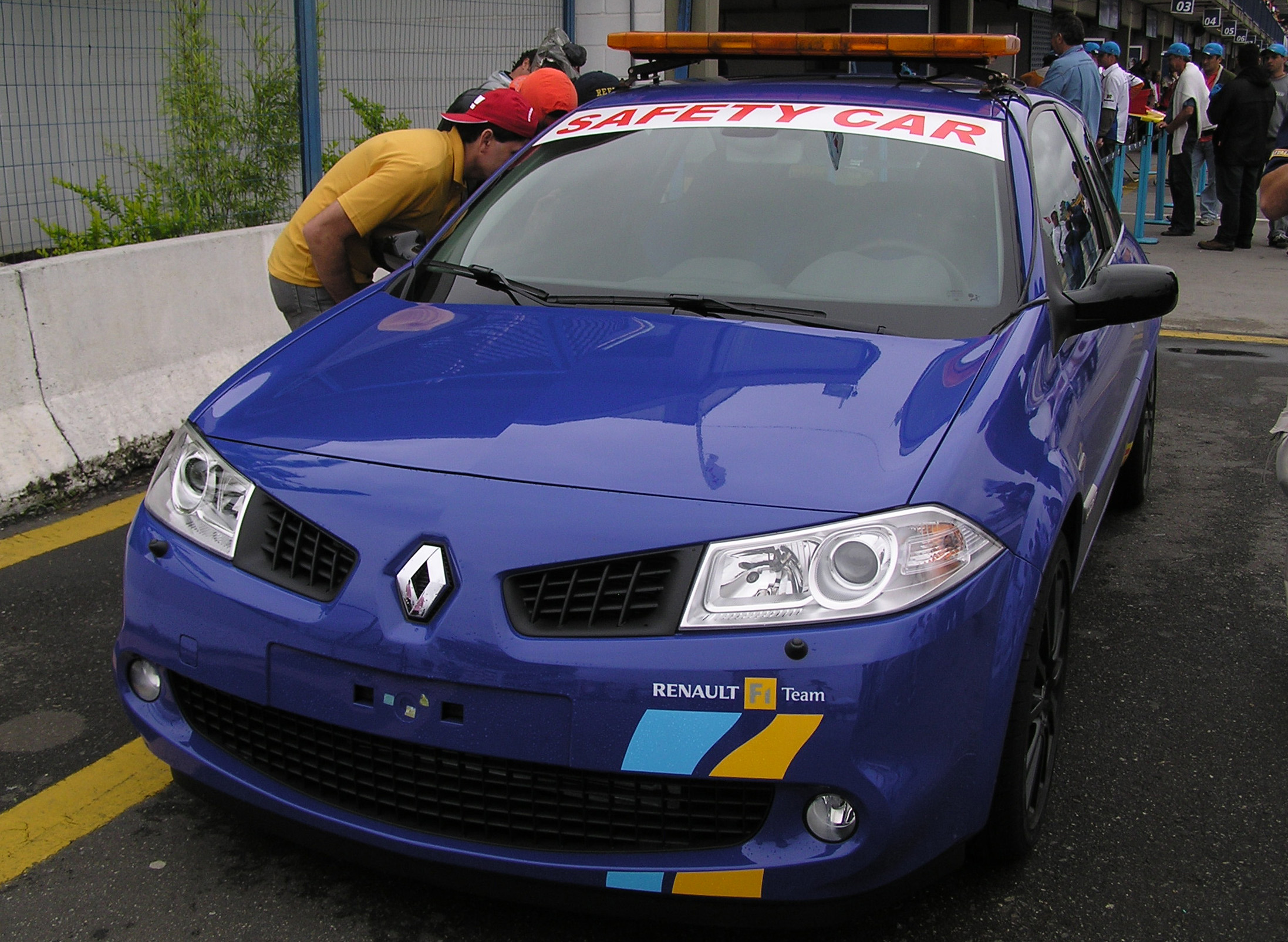 File:Formula Renault Brasil Safety Car.jpg - Wikimedia Commons