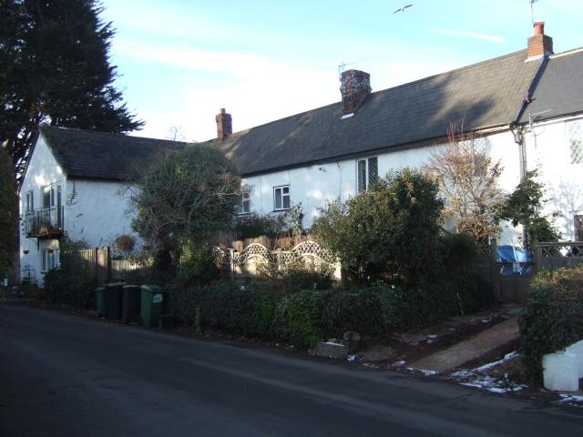 File:House in Ide - geograph.org.uk - 2192090.jpg