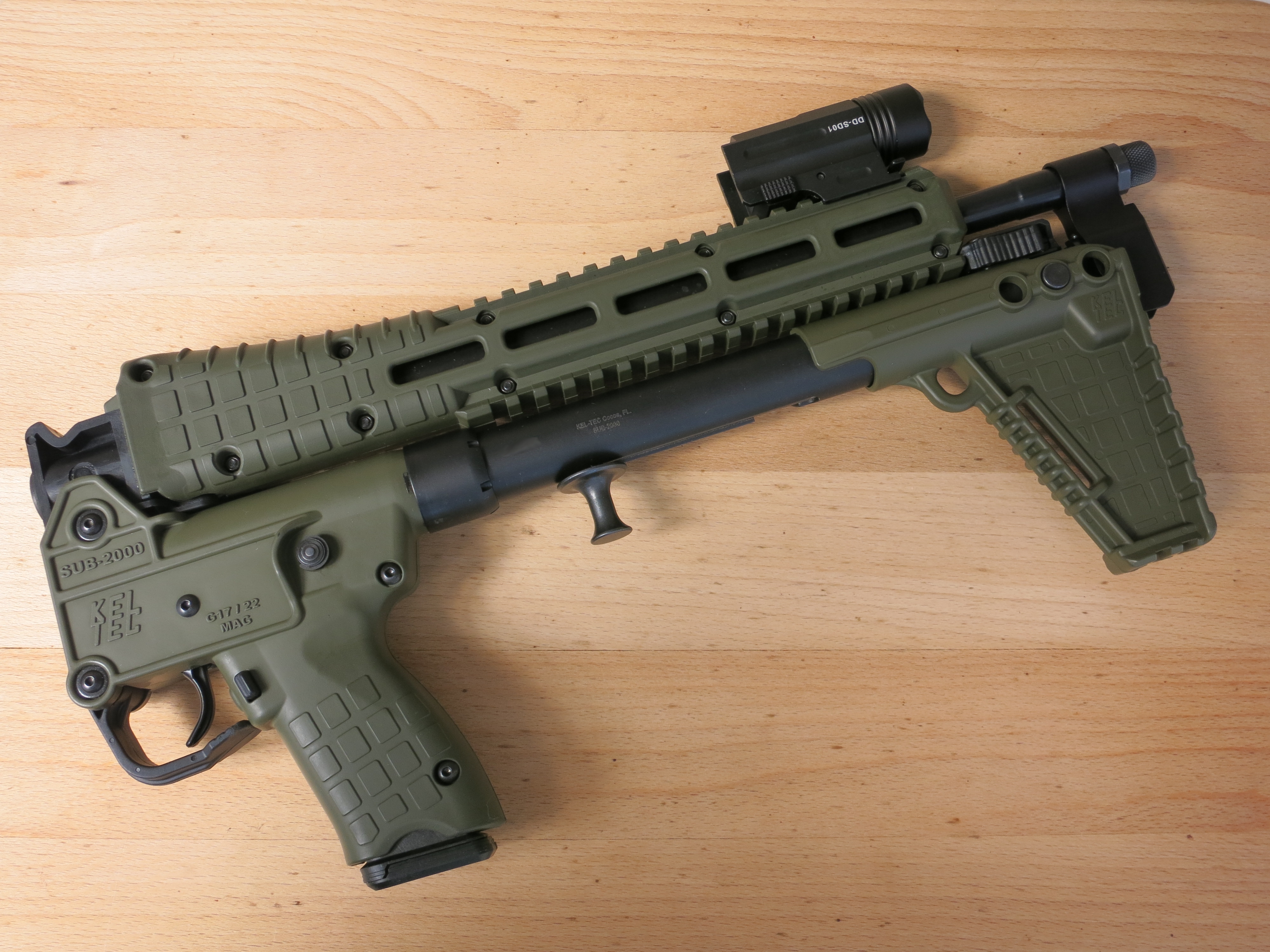 Kel Tec Sub-2000 (27655355878).jpg. 