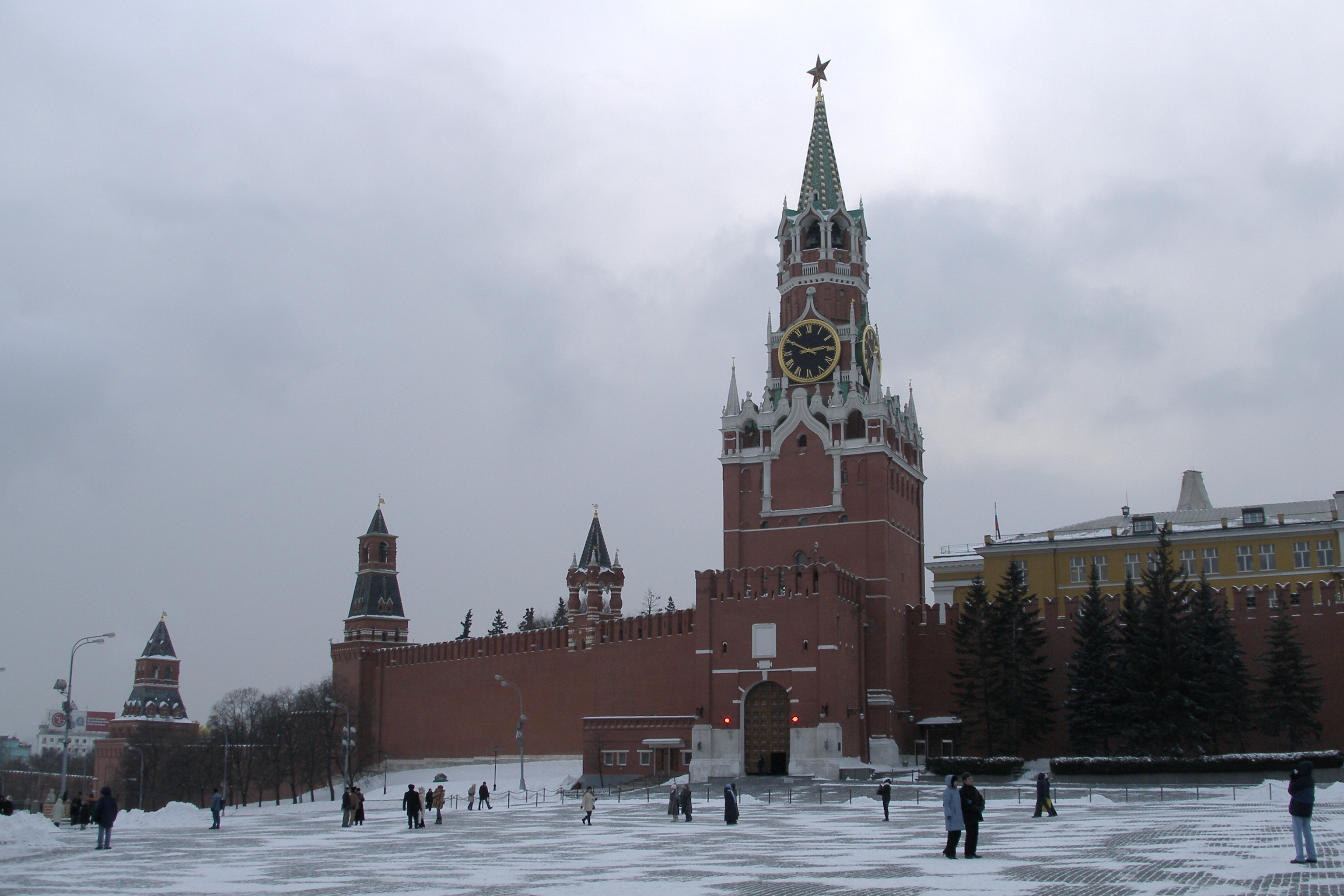 Спасская башня Московского Кремля зимой