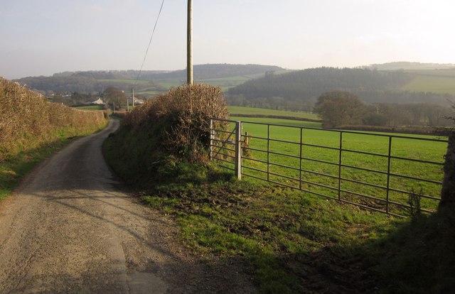 File:Lane to Yeolmbridge - geograph.org.uk - 2836167.jpg