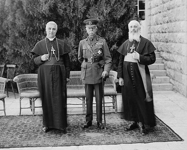 File:Lord Plumer with archbishop of Naples & Latin Patriarch.jpg