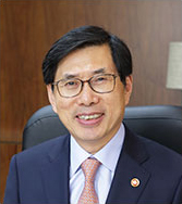 <span class="mw-page-title-main">Park Sang-ki</span> South Korean educator, jurist, prosecutor and politician