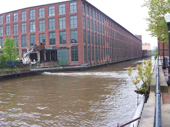 File:Pawtucket Canal Flood.jpg