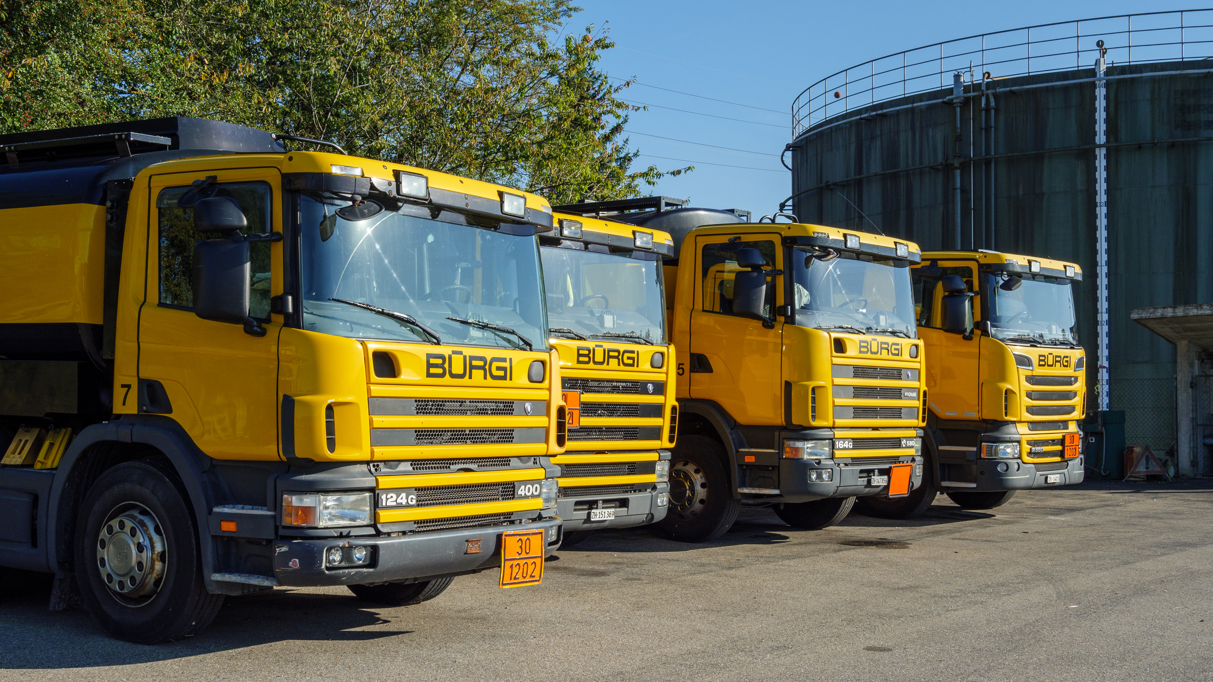 File:Scania Tanklastwagen in Wiesendangen (2019).jpg - Wikimedia Commons