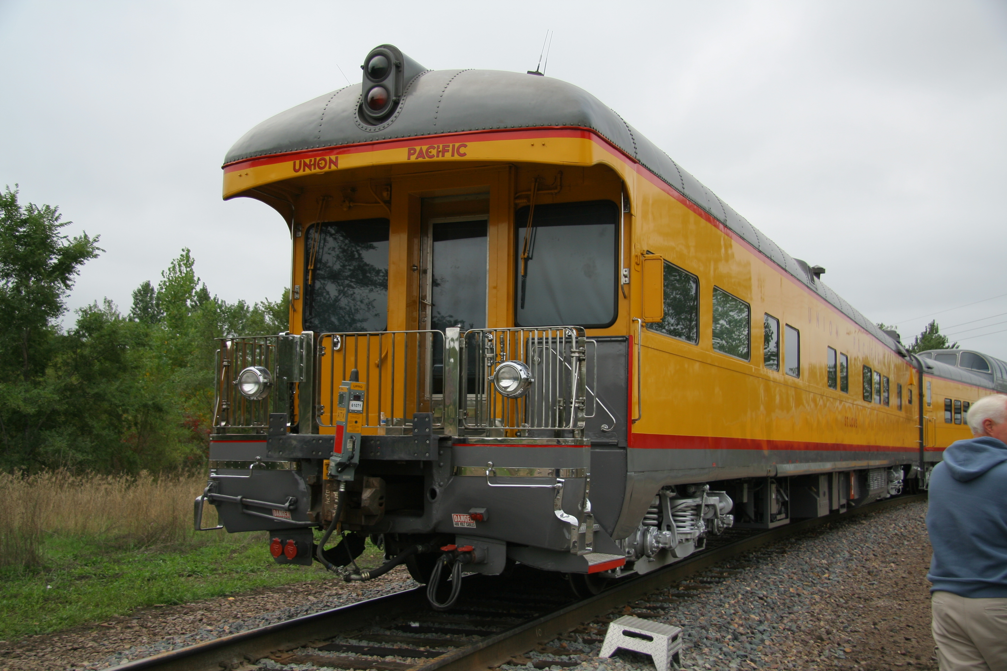 https://upload.wikimedia.org/wikipedia/commons/0/00/Union_Pacific_No._3985_%22Challenger%22_%28September_28%2C_2008%29_%282903858658%29.jpg