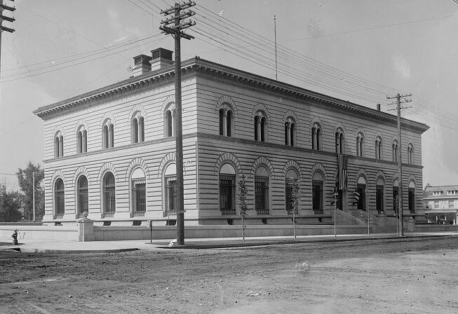 File:Us-mint-denver-colorado (cropped).jpg