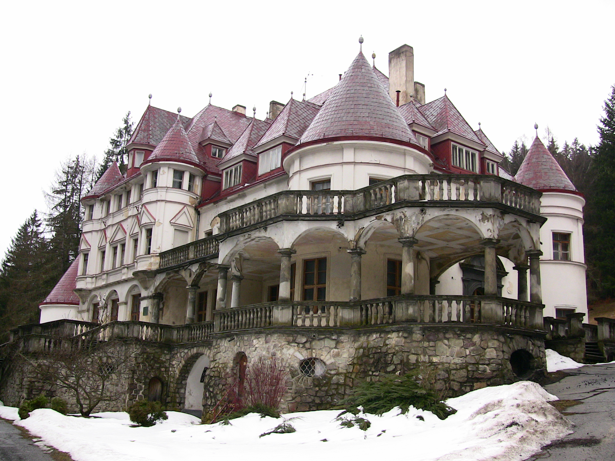 Замок пл. Замок Двин Сочи. Дунджерский замок Сербия. Замок Двин ресторан Сочи. Парк Вальдбург Калининград.