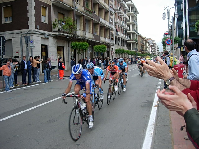 File:90 Giro dItalia 4 tappa,Salerno- Montevergine (501329495).jpg