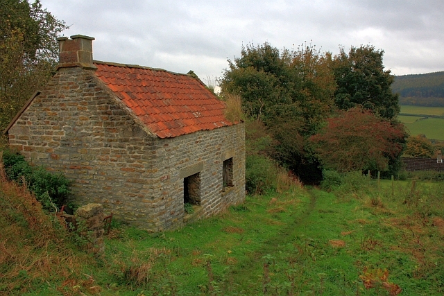 File:Barn, Hawnby - geograph.org.uk - 1013385.jpg