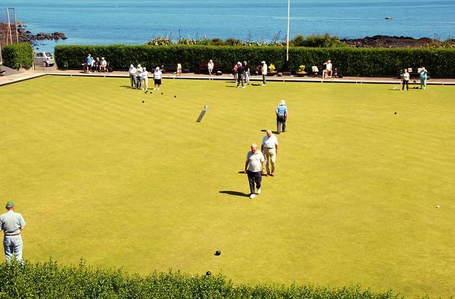 File:Bowling green, Donaghadee - geograph.org.uk - 1367570.jpg