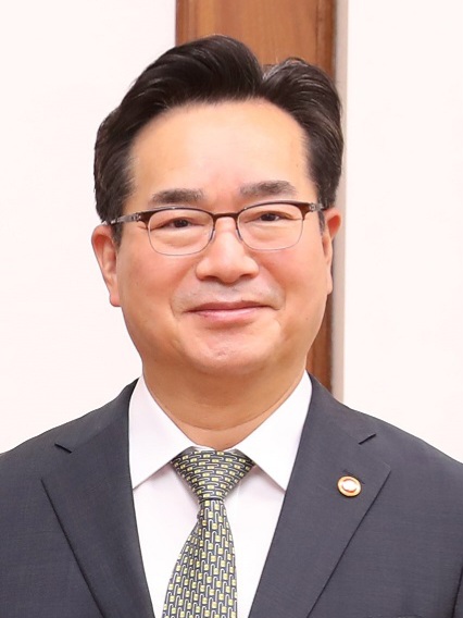 File:Chung Hwang-keun, 20220519 (Cropped).jpg