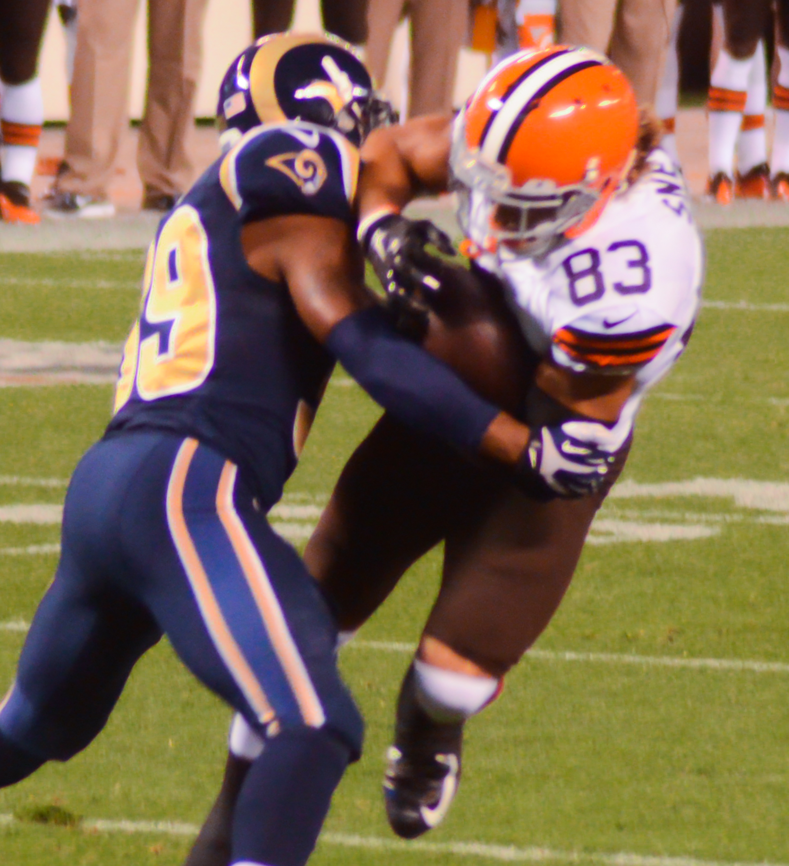 File:Cleveland Browns vs. St. Louis Rams (14835791838).jpg - Wikimedia  Commons