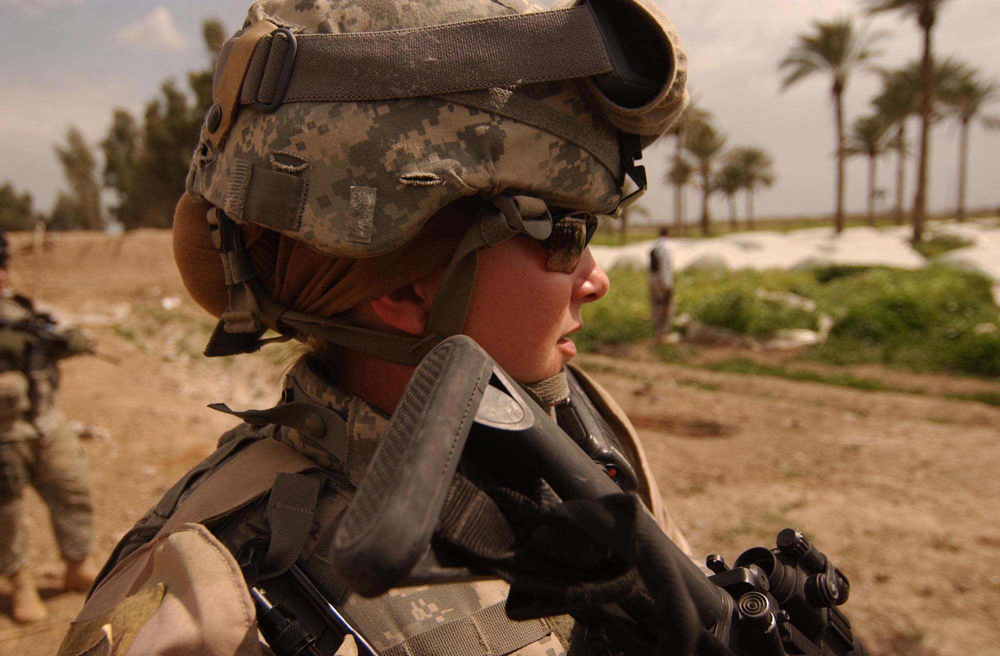 Американская военная девушка. Американские женщины военные. Американский спецназ девушка. Американская женщина-солдат. Красивые американские солдаты.