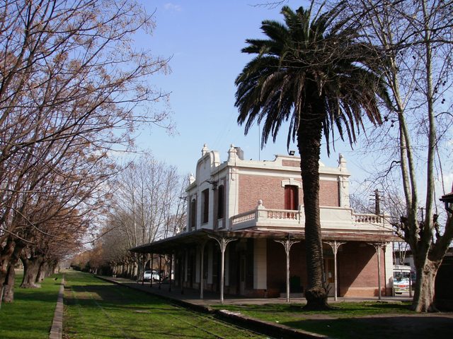 File:Estación Villars.jpg