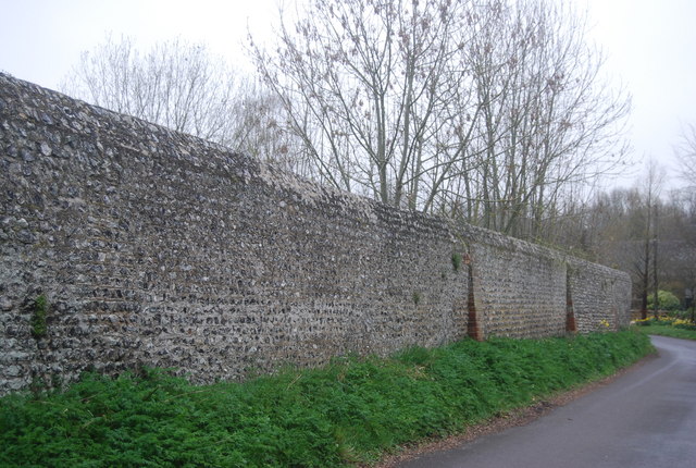 File:Flint wall in Westdean - geograph.org.uk - 2402998.jpg