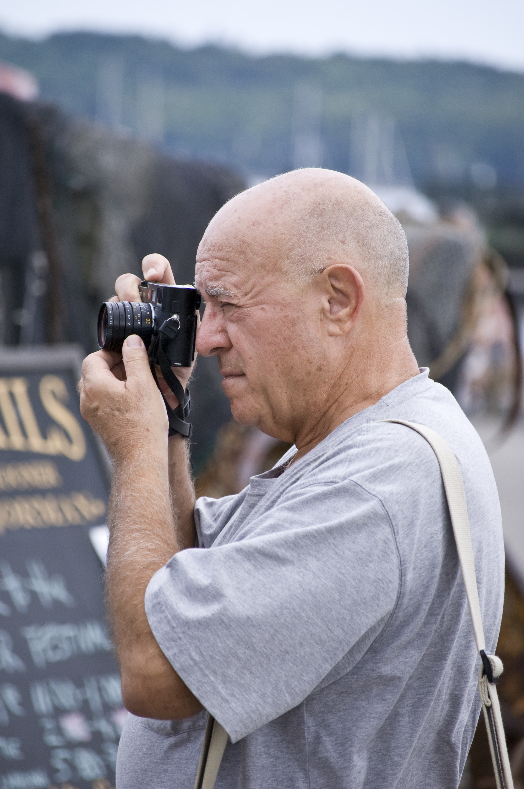 Image of Constantine Manos from Wikidata