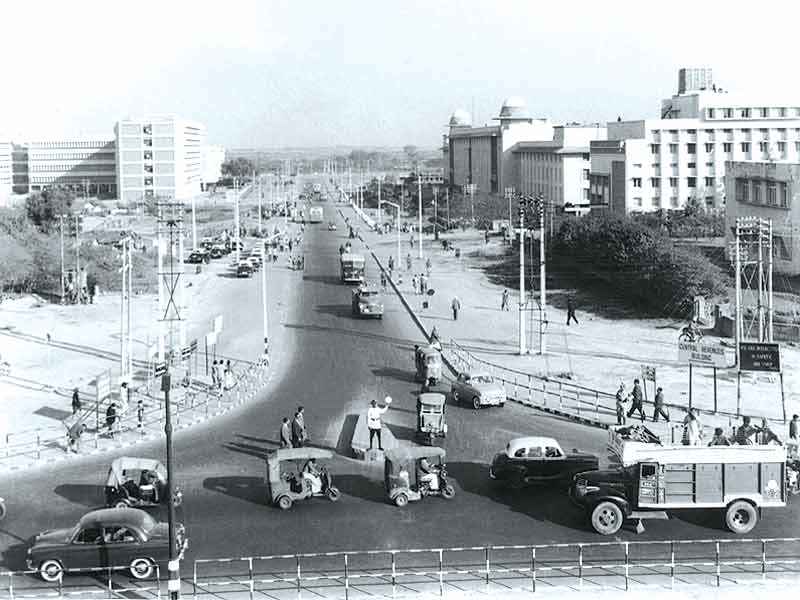 File:ITO crossroads, New Delhi in 1950.jpg