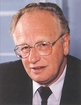 <span class="mw-page-title-main">Jos van Kemenade</span> Dutch politician (1937–2020)