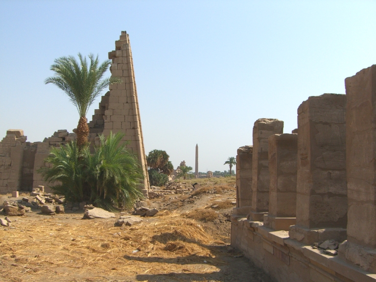 File:Karnak IXe pylone 04.jpg