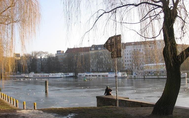 File:Landwehrkanal Berlin24.JPG