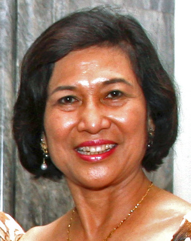 File:Loida Nicolas-Lewis in 2010 (cropped).jpg