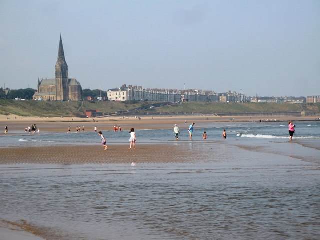 File:Long Sands - geograph.org.uk - 4189112.jpg