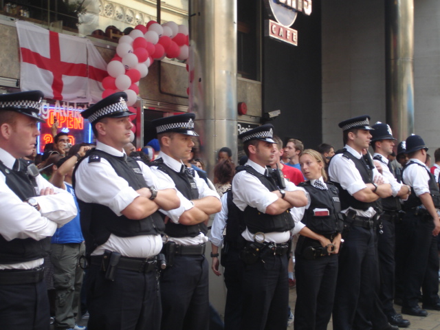 File:MPS officers supervising World Cup, 2006.jpg