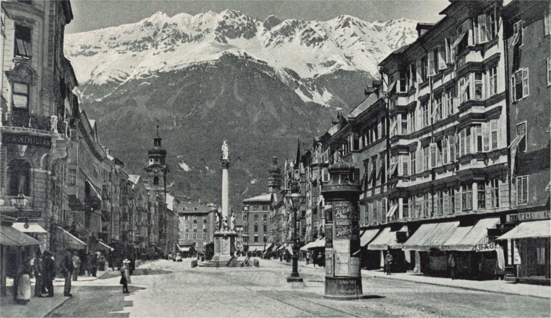 https://upload.wikimedia.org/wikipedia/commons/0/01/Maria-Theresien-Strasse_in_Innsbruck_um_1898.jpg