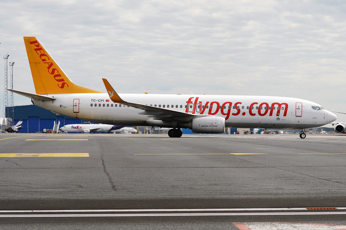 Рейс пегасус. Boeing 737-800 Pegasus. Boeing 737-800 Pegasus Airlines. Boeing 737-82r. Pegasus Airlines салон.