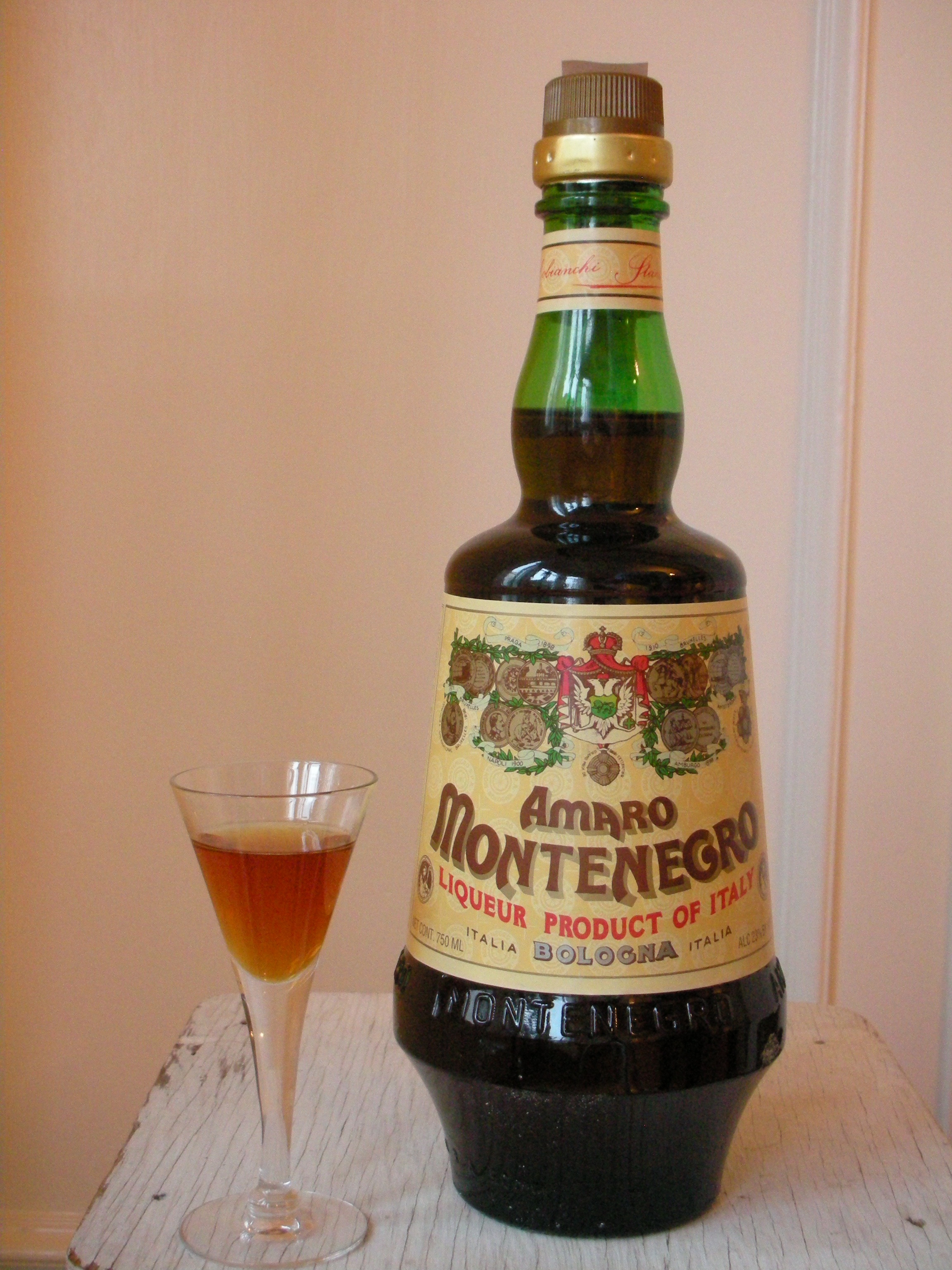 Amaro Montenegro - Wikipedia