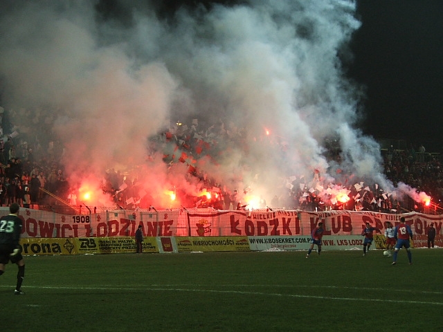 File:Stadion ŁKS-u.jpg