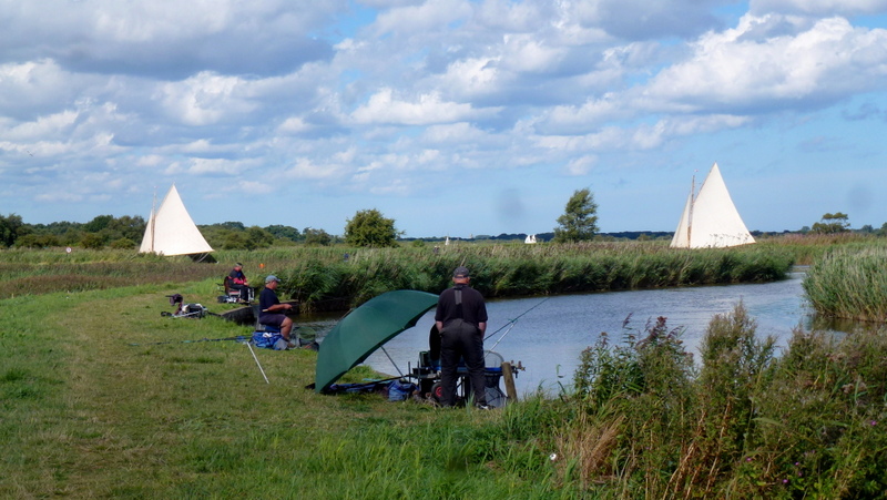 Sunday afternoon on Candle Dyke - geograph.org.uk - 3648034