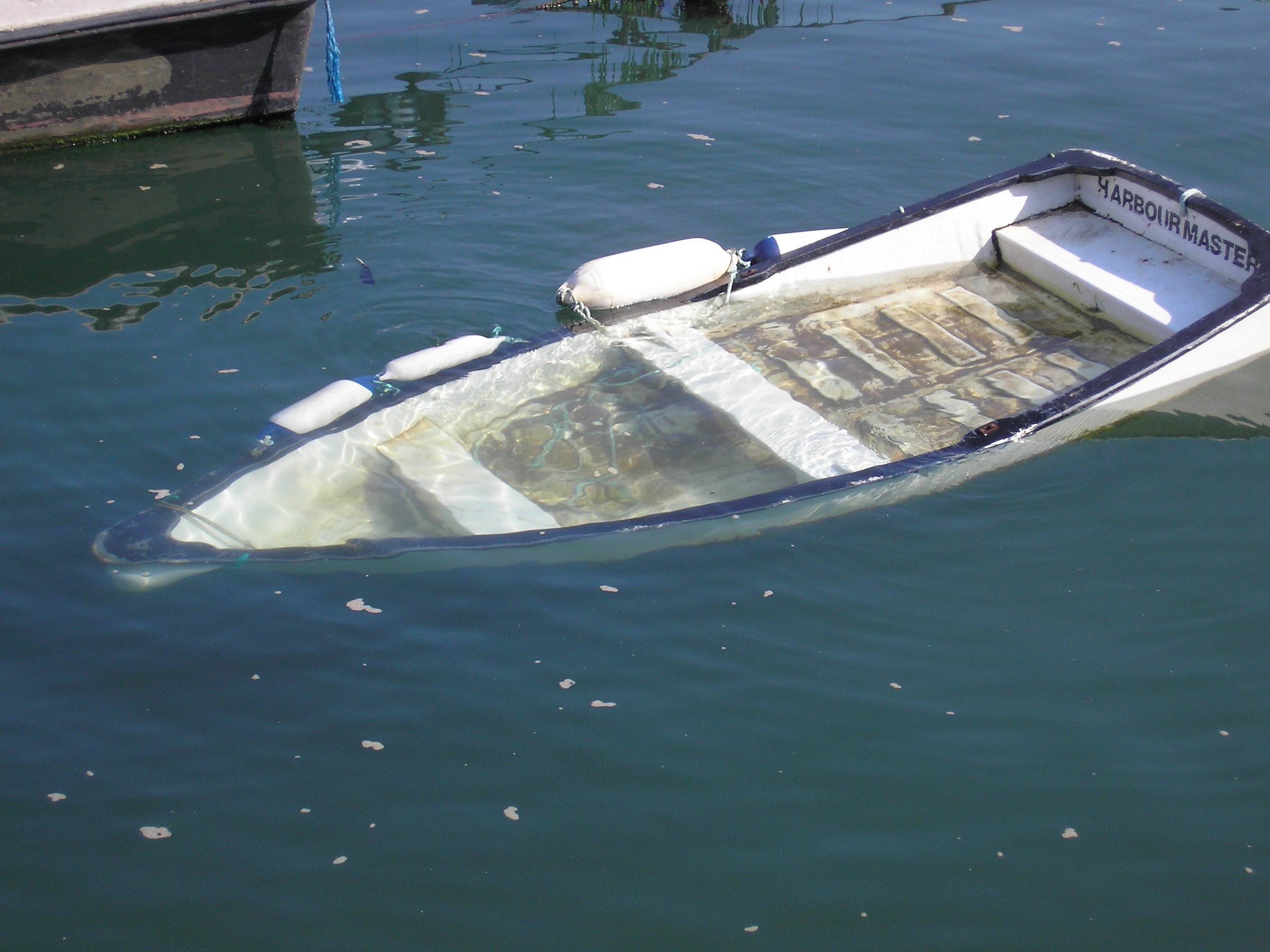 Sunken_rowing_boat,_Teignmouth,_1_June_2