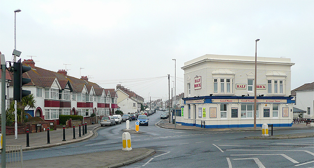 File:The Half Brick and Ham Road (wide angle), East Worthing - geograph.org.uk - 1107833.jpg