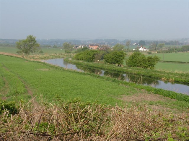 File:Union Canal near Broxburn - geograph.org.uk - 1270815.jpg