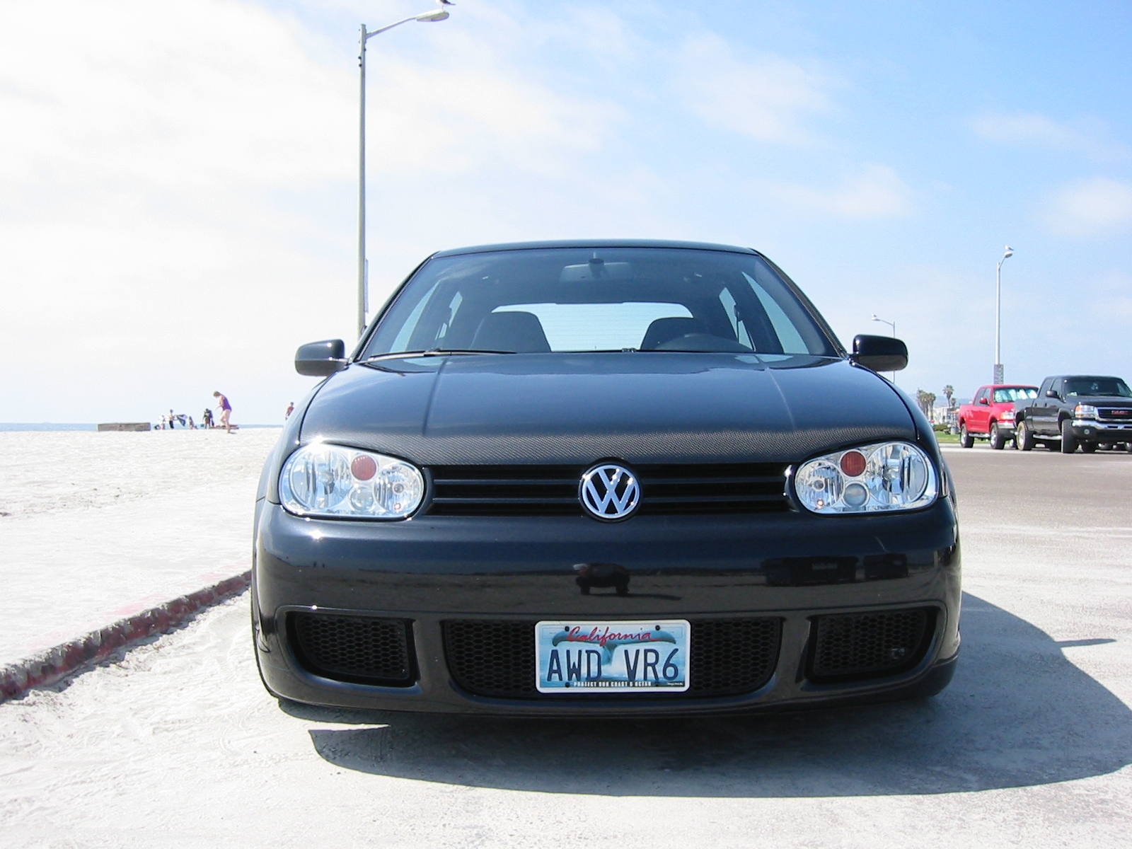 V w r. Volkswagen Golf 4 r32 Custom UHD. Машина Volkswagen Golf 4 чёрная.