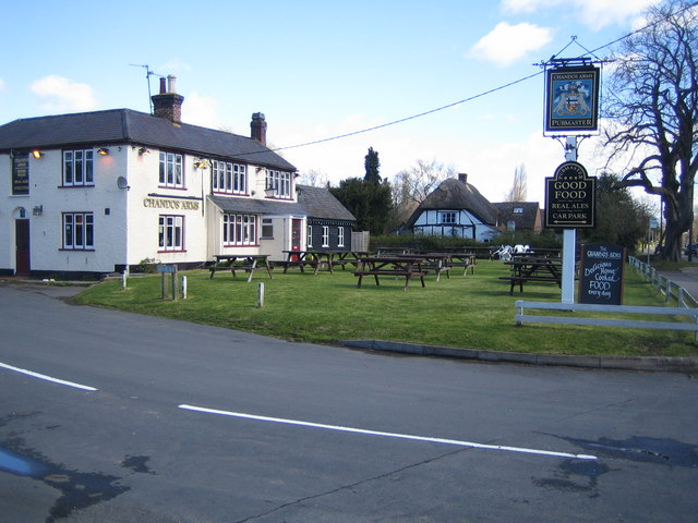 Weston Turville, The Chandos Arms - geograph.org.uk - 148843