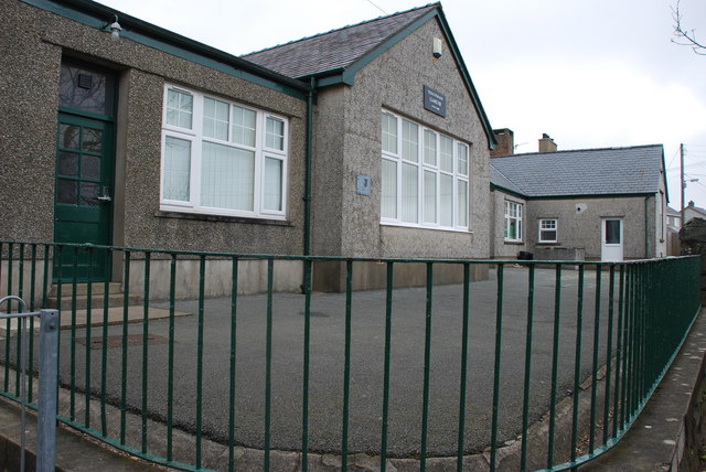 File:Ysgol Gynradd Llangybi Primary School - geograph.org.uk - 359930.jpg