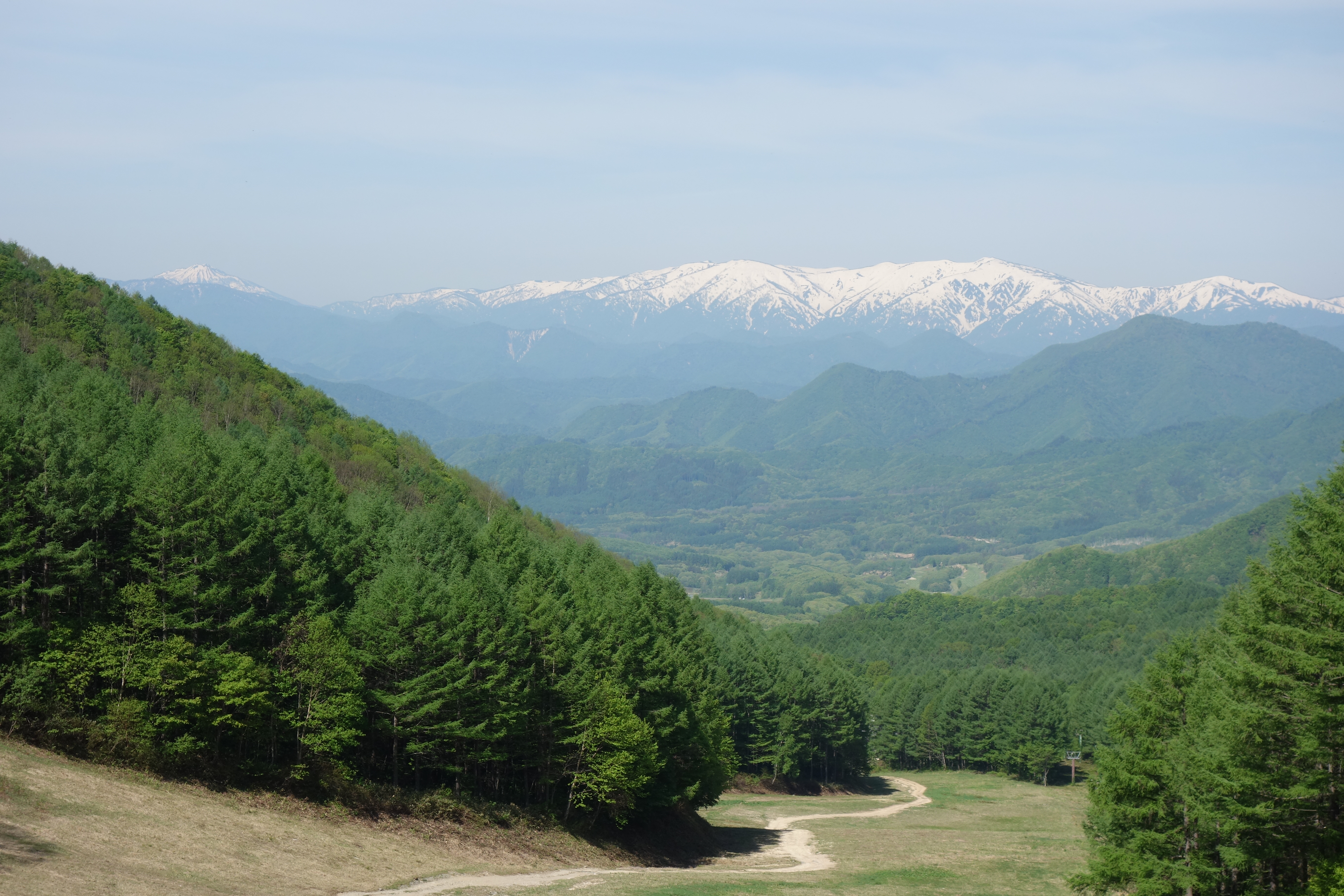 File 会津高原たかつえスキー場からの燧ヶ岳と会津駒ヶ岳 Jpg Wikimedia Commons