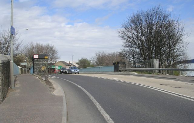 File:Bridge MVL3-102 - Leeds Road - geograph.org.uk - 762584.jpg