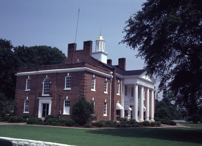 File:Calhoun County Georgia Courthouse.jpg