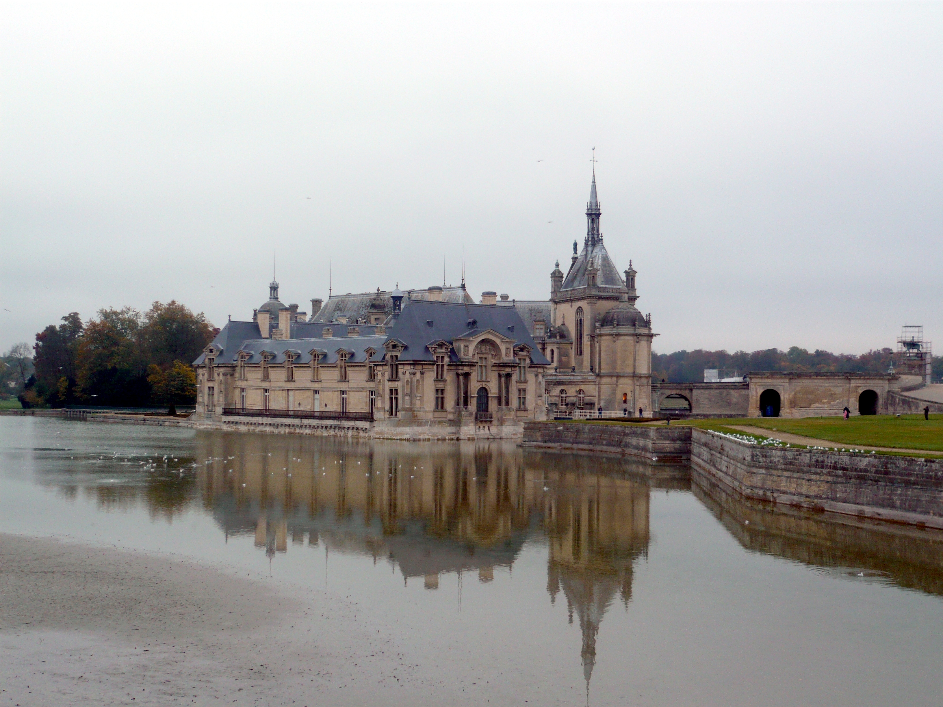 File:Château Chantilly 1.jpg - Wikimedia Commons