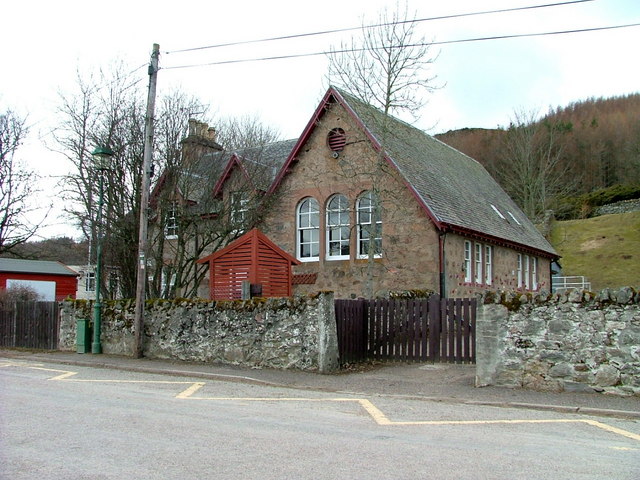 File:Daviot Primary school - geograph.org.uk - 1771603.jpg