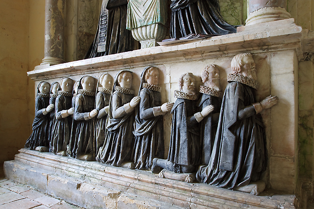 File:Evelyn monument - Borbach Chantry, West Dean (detail - 2) - geograph.org.uk - 2690555.jpg