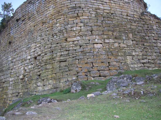 File:Fortress wall of Kuelap.jpg