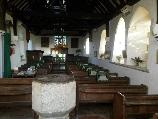 File:Goosey, inside the church - geograph.org.uk - 5193997.jpg