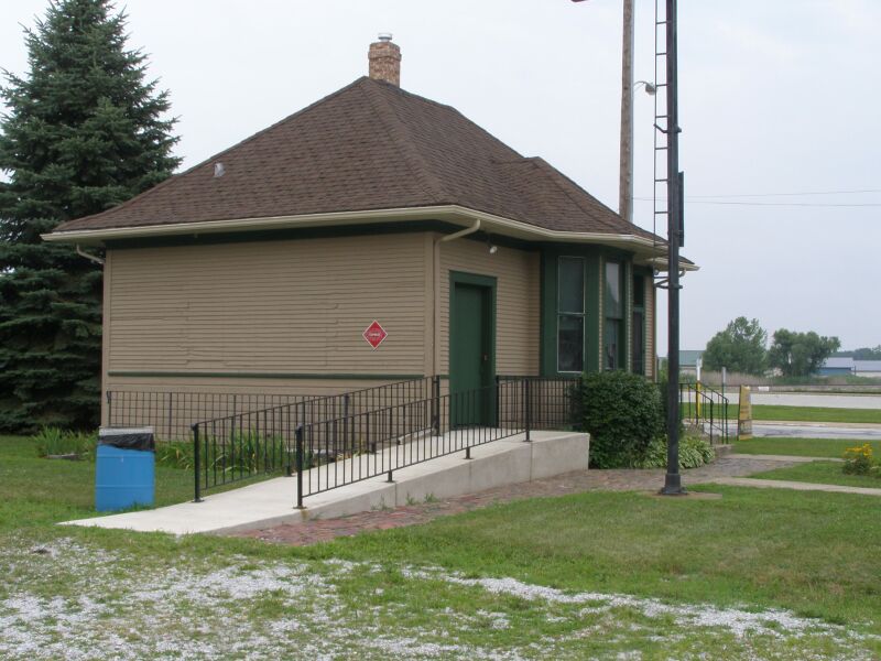 File:Grand Trunk Depot Griffith 7150025 Train Station.jpg