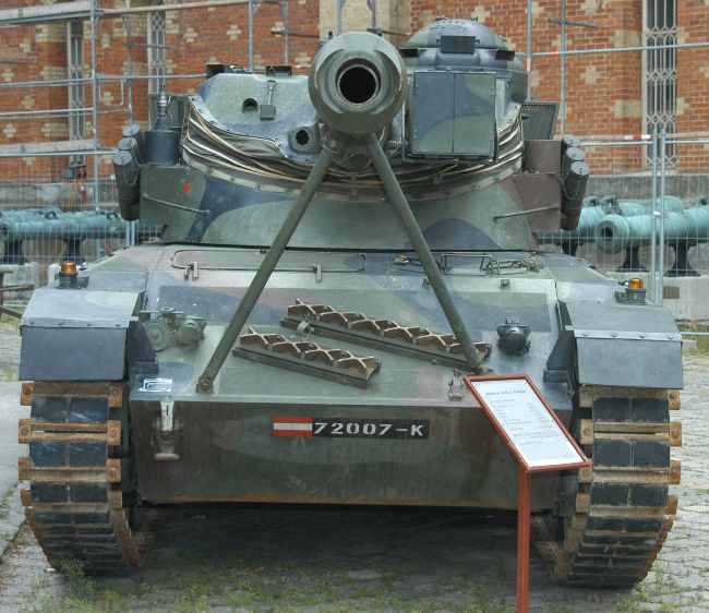 File:GuentherZ 2006-08-12 0892 Jagdpanzer Kuerassier OeBH.jpg