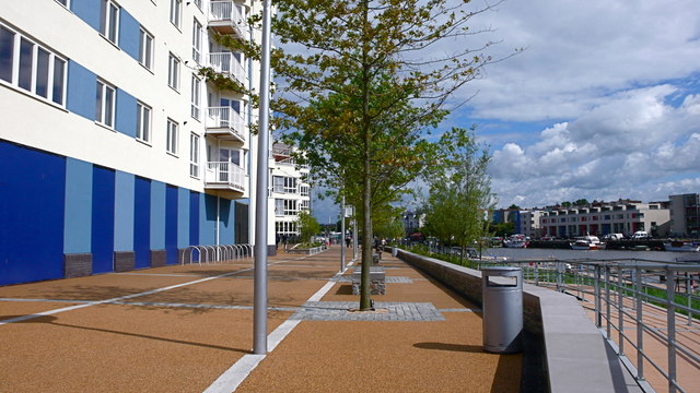 File:Harbourside - new apartments and esplanade at Bristol Harbour - geograph.org.uk - 1605581.jpg